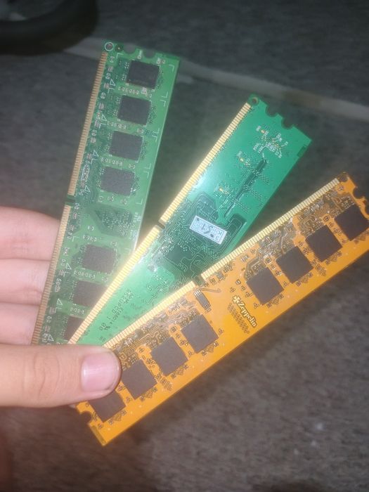 Оперативная память DDR2 3GB (3 плашки по 1GB) для ПК
