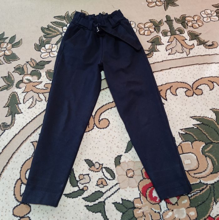 Продам школьные штаны