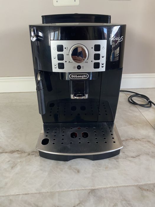 Aparat cafea -expresor Delonghi Magnifica S