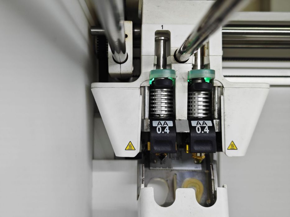 3D FDM принтер ULTIMAKER S5 заедно със Material Station