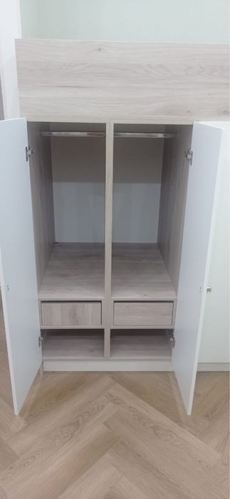 Продам кровать двухярусную со шкафом