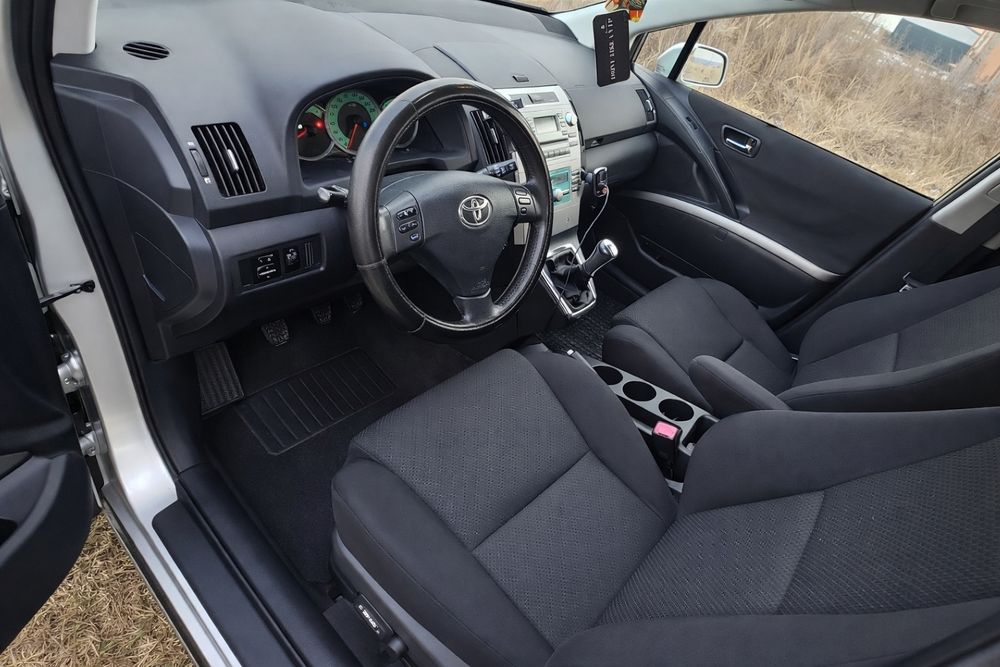 Vand sau schimb Toyota Corolla Verso