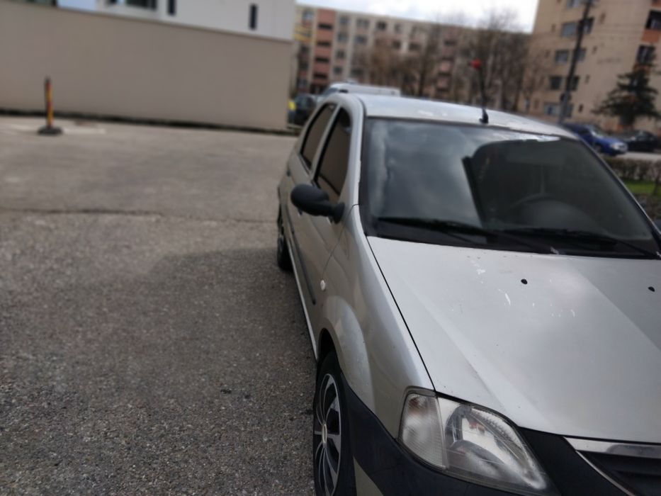 Vând logan 2005  foarte întreținut