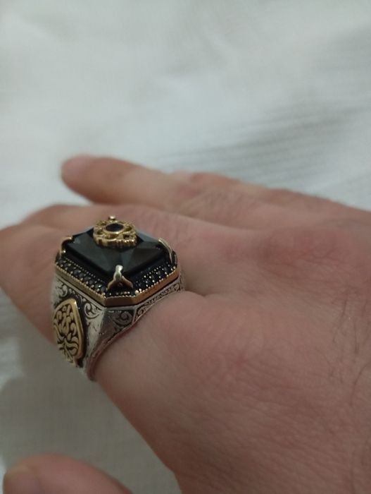 Мужской серебряный кольцо