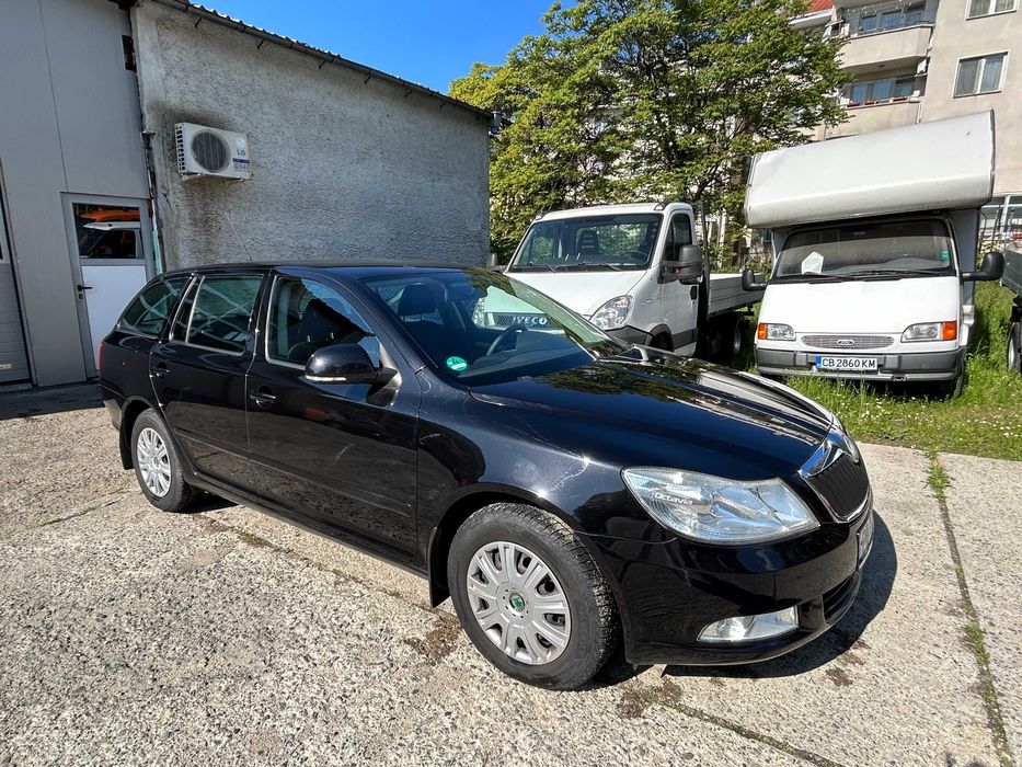 SKODA Octavia, 1.6 MPI, комби, черен металик