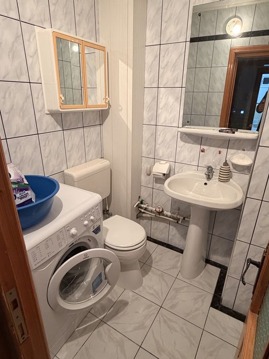 Apartament cu 3 camere zona 2 Stejari