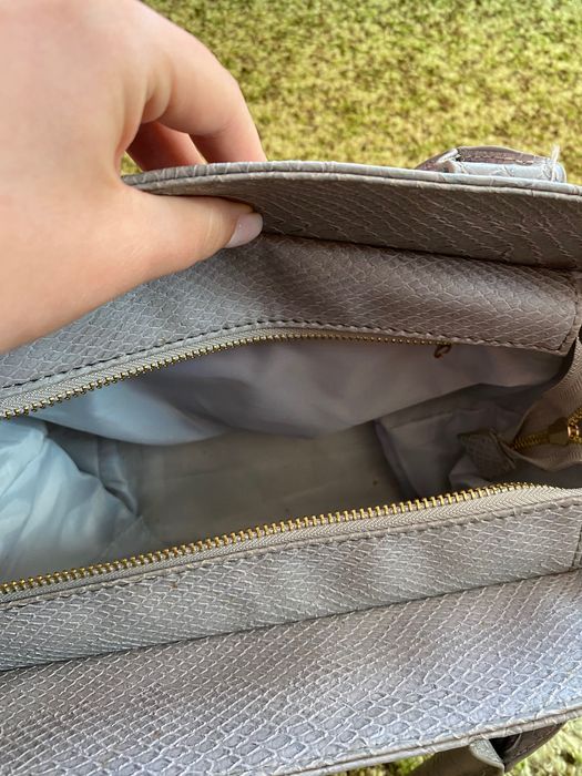 Стилна дамска чанта