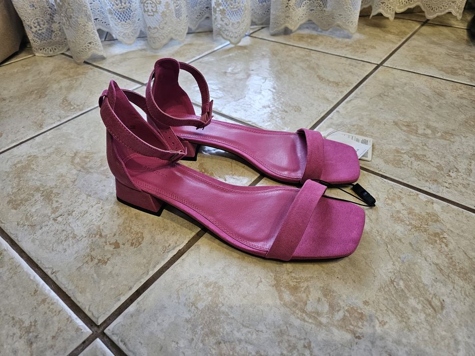 Дамски сандали Reserved