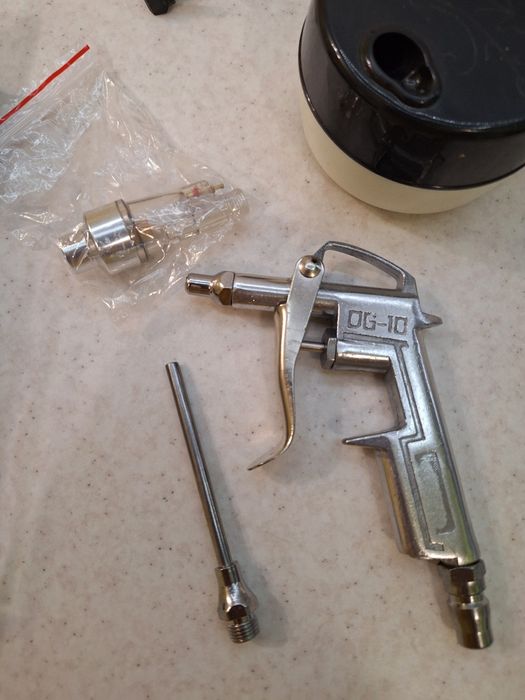 Продавам четка за въздушно боядисване