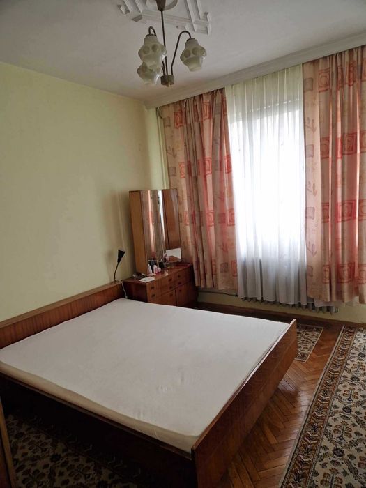 Продава се Тристаен апартамент в Плевен, Идеален център - 100 кв.м за 1250 €/кв.м - Снимка #3