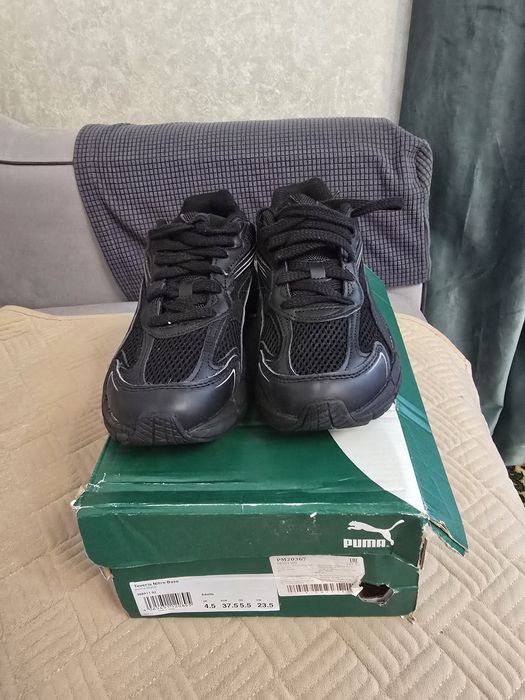 Размер 37.5 . Кроссовки фирмы Puma.