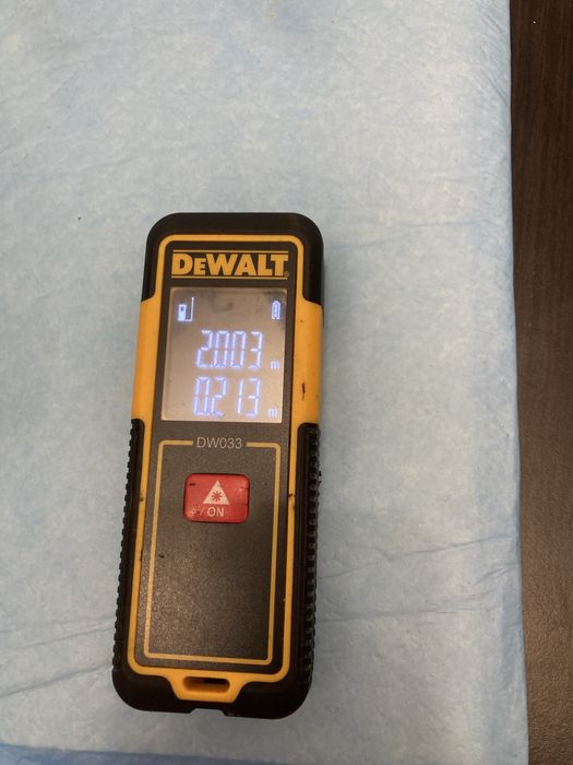 Telemetru laser DEWALT DW033 30m