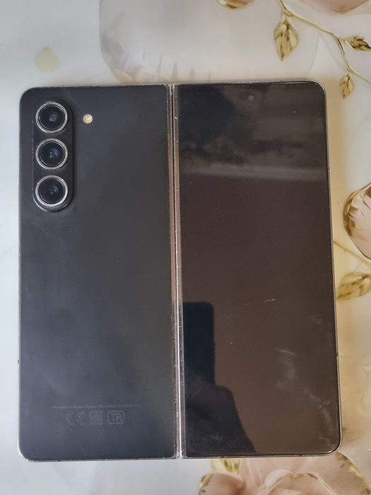 Samsung z fold 5