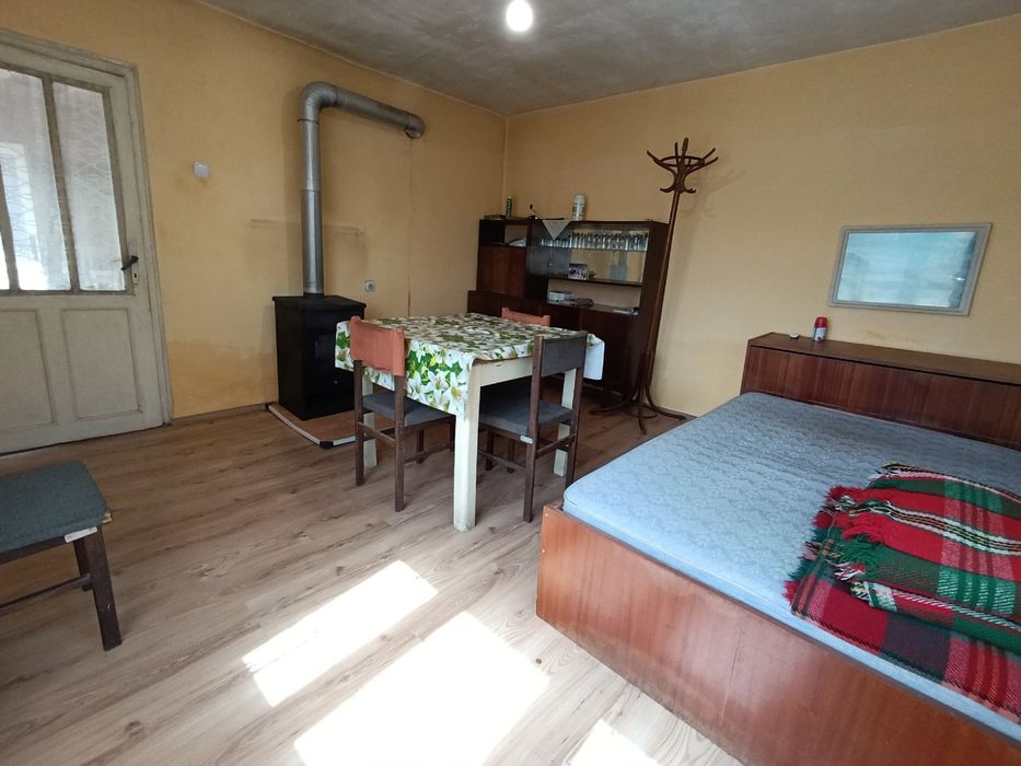 Къща село Кипра обл. Девня