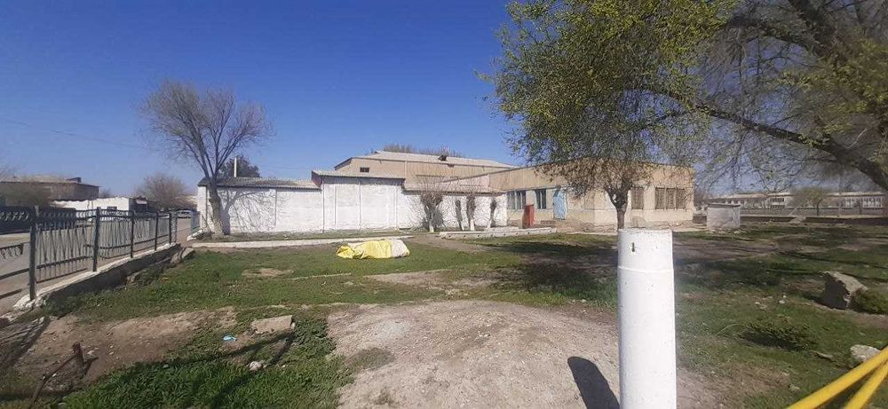 Qishki klub binosi va boshqa inshoatlar