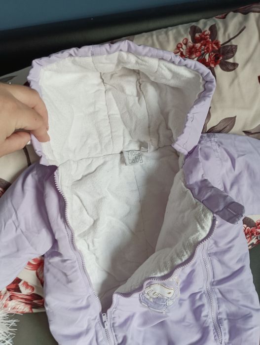 Бебешко лилаво космонавтче за момиченце.