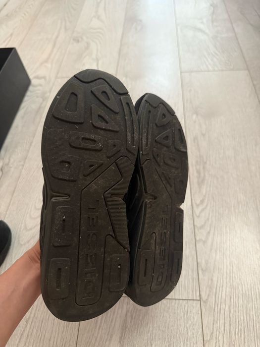 Кроссовки женские  DIESEL