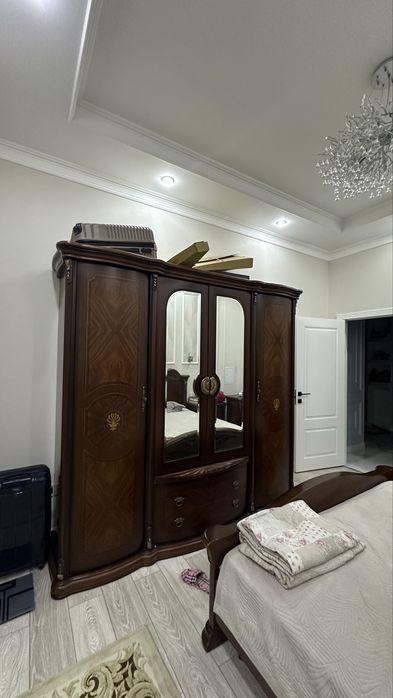 Спальный гарнитур