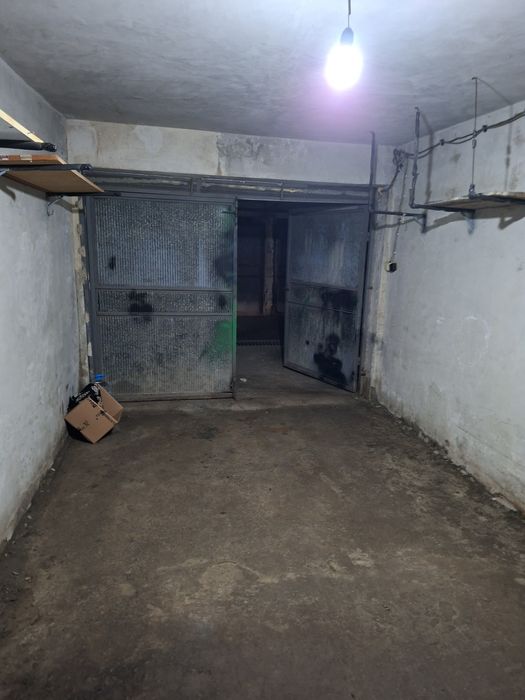 Продава Гараж в центъра