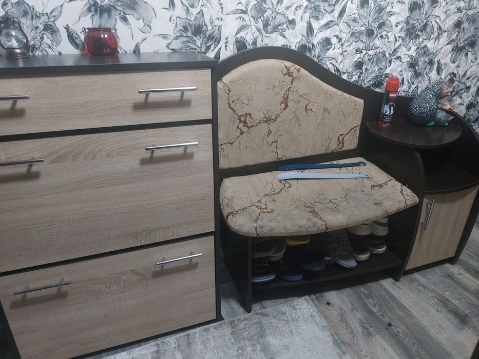 Обувница с диванчиком
