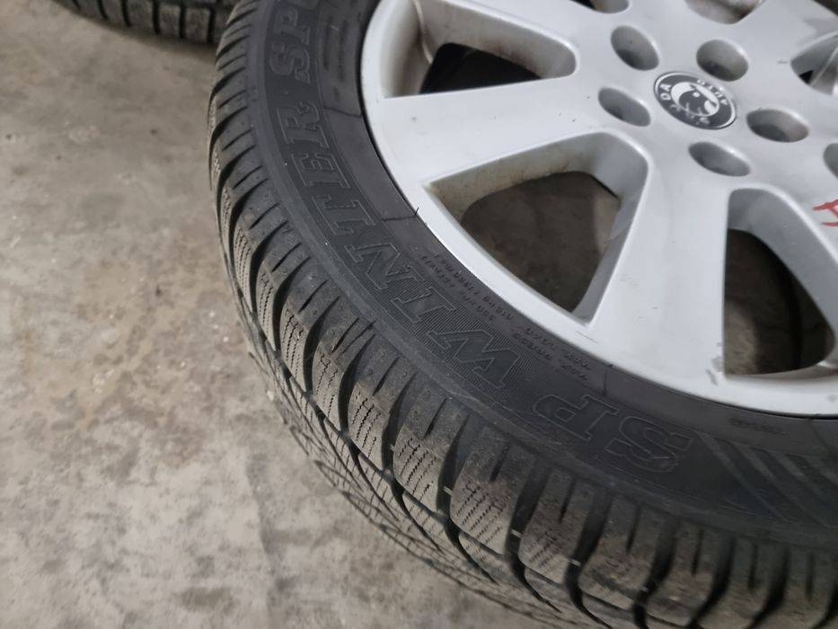 Set 4 Jante aluminiu BORBET cu  anvelope de iarna Dunlop 205/55 R 16