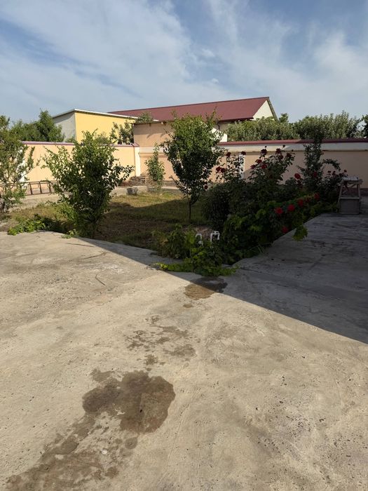 Varq 2 da 6 sotix 4 xona kotedj sotiladi