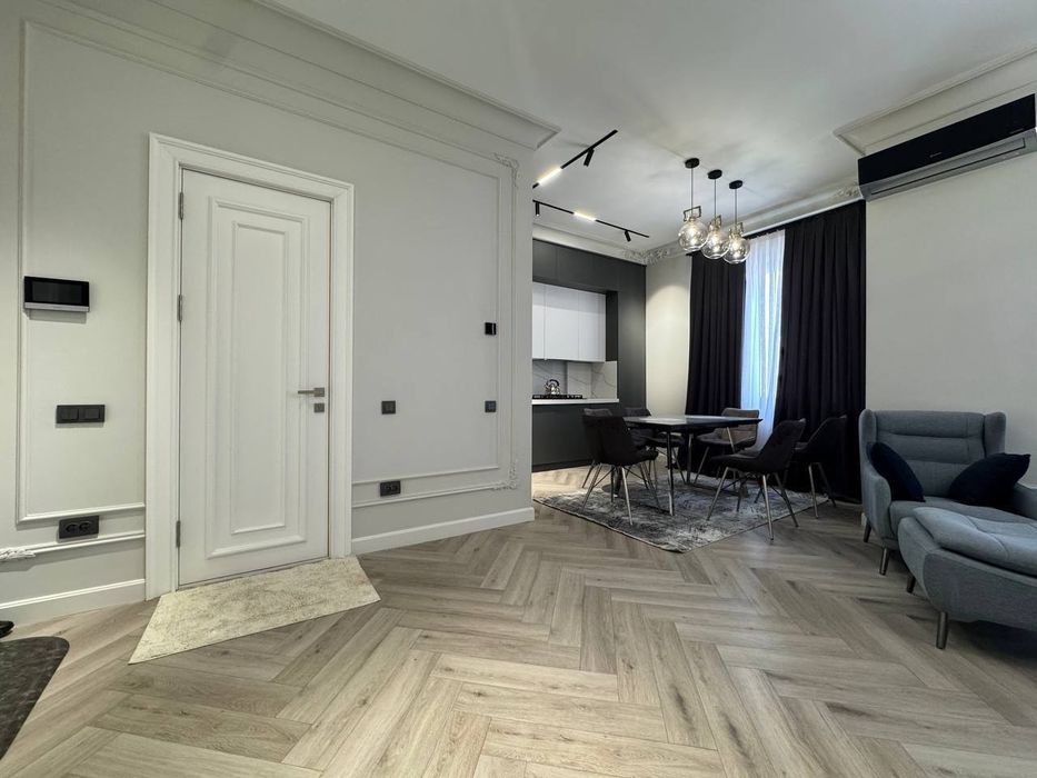 Продаётся 2-х комнатная квартира в ЖК Uzbegim

Ориентир: ул. Бабура, А