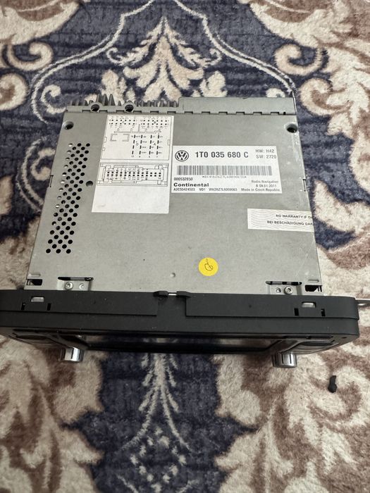 Оригинална медия 1TO 035 680 C свалена от golf 6