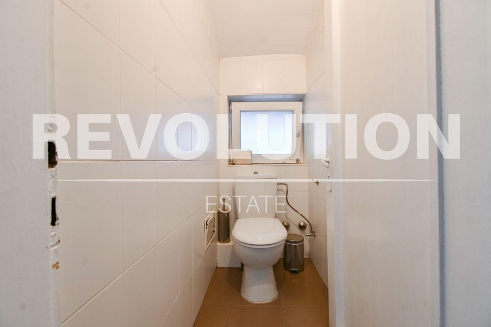 Дава се под наем Двустаен апартамент в София, Център - 95 кв.м за 548.25 € - Снимка #15