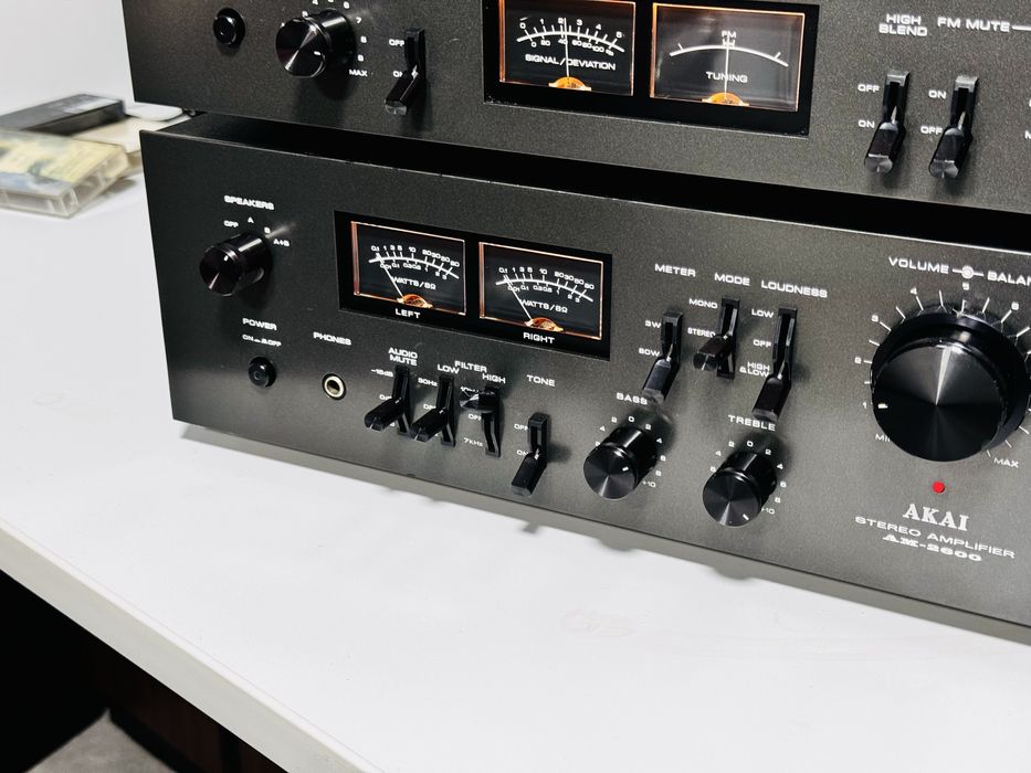 Linie audio 3 corpuri  AKAI-AM2600,AT2600,GXC709D-ampli,deck,tuner !