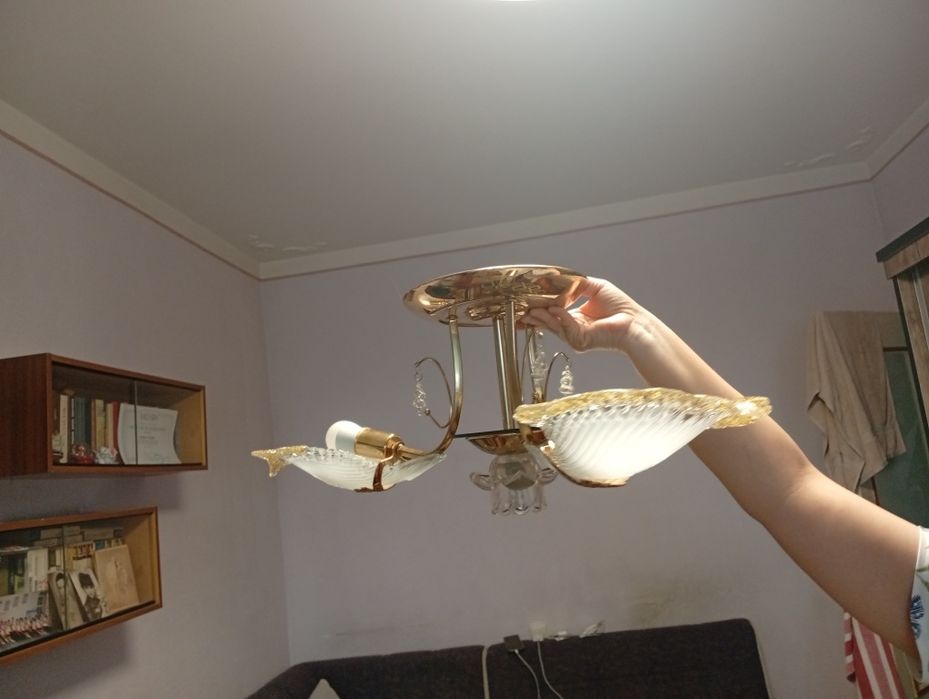 Продам люстру бу