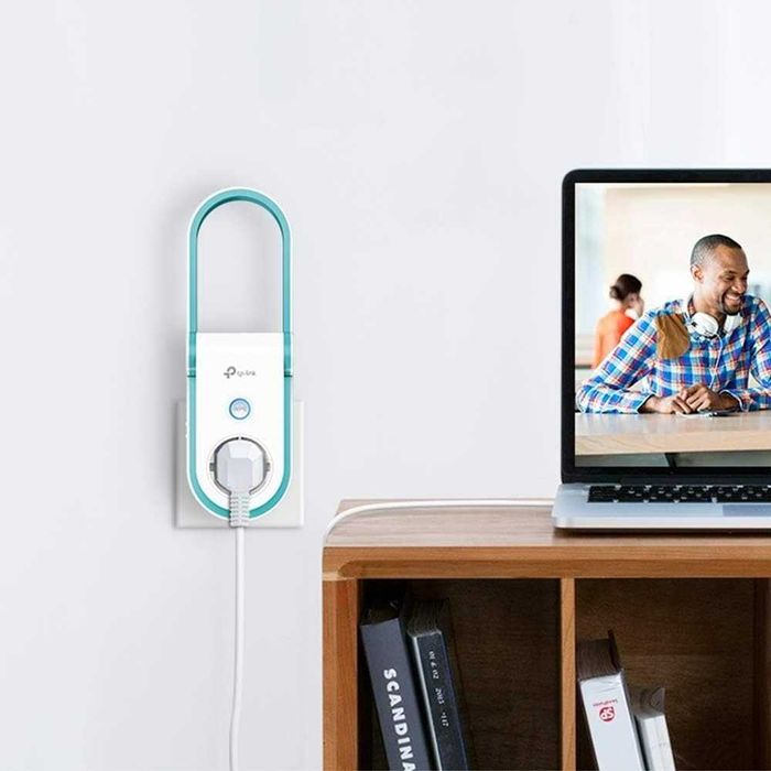 TP-Link WiFi ретранслатор AC1200 усилвател на сигнал с LAN порт