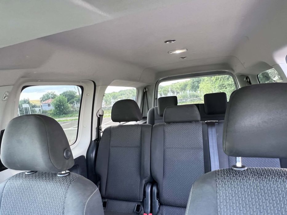 Cady maxi motor 2.0 diesel stare foarte buna 7 locuri