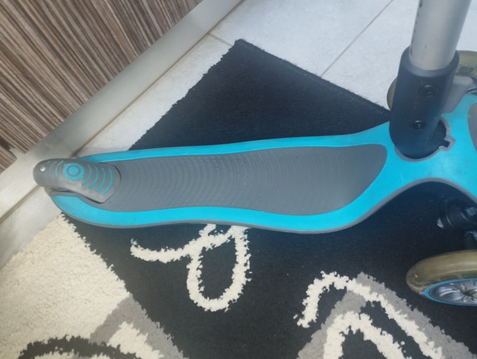 Trotinetă GLOBBER PREMIUM cu lumini Copii