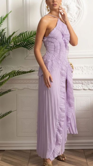 Нежна ,стилна рокля