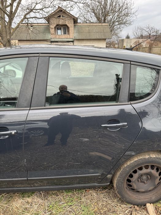 Geam usa luneta parbriz Peugeot 3008 stare impecabila!