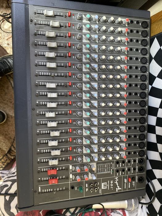 Vand mixer audio profesional Mynah MPX-162.