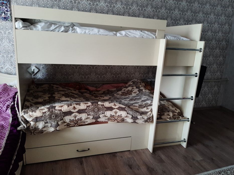 Двухярусная кровать