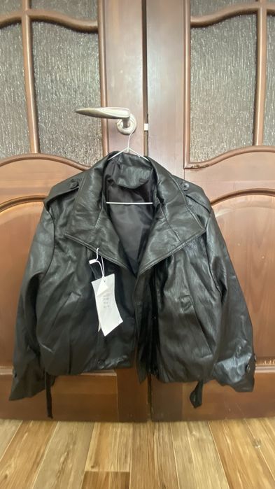 Кожаная женская куртка