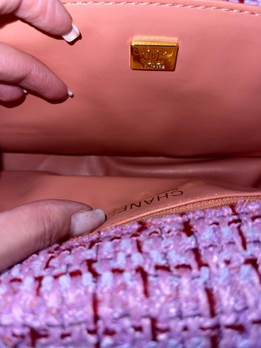 дамска чанта на шанел розова  chanel нова с кутия и дълга дръжка