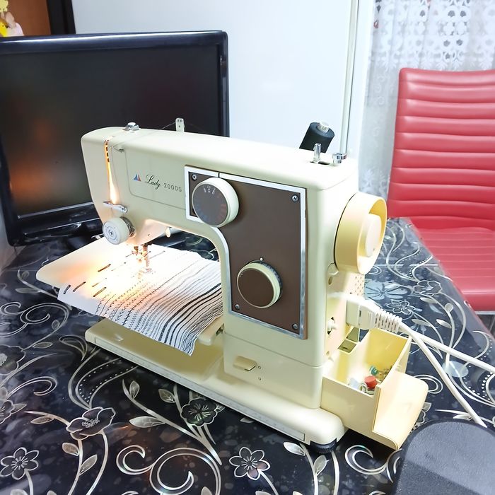 Masina de cusut LADY  cu graifar industrial, butoniera automata