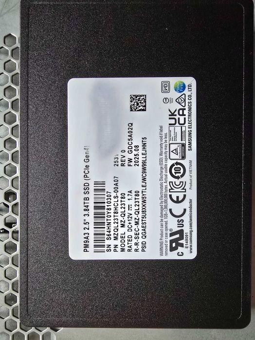 Samsung PM9A3 3.84TB 2.5" U.2 SSD PCIe 4.0 x4  MZQL23T8HCLS-00A07