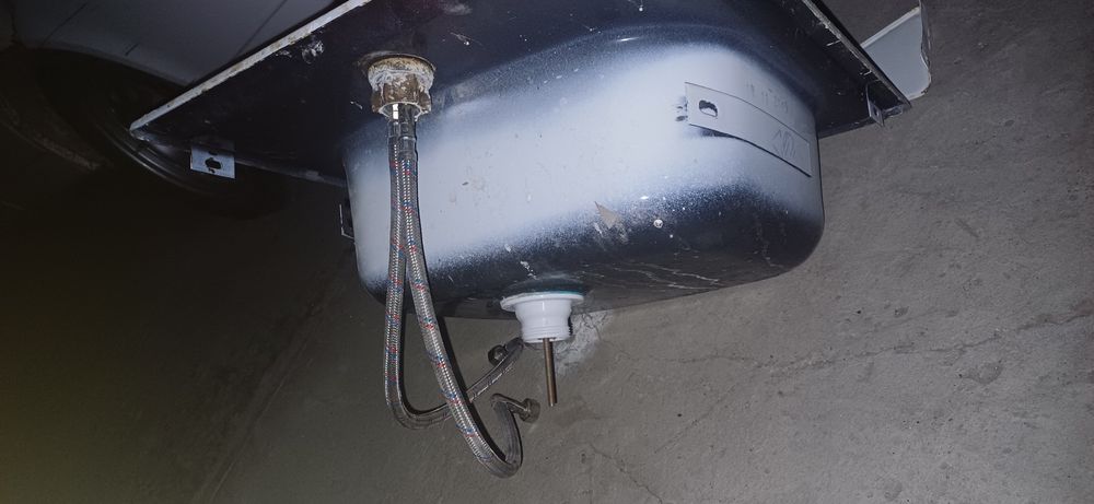 Раквина для кухни с краном