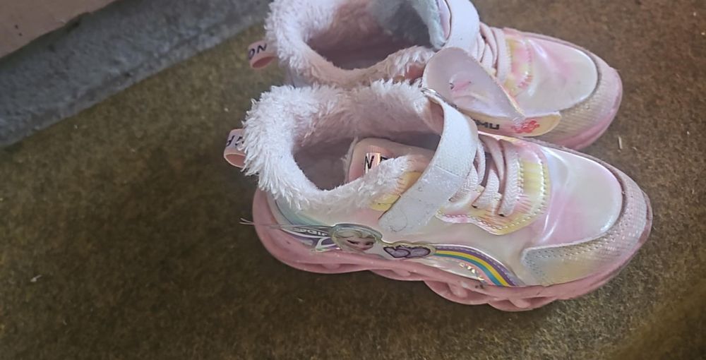 Светещи зимни обувки