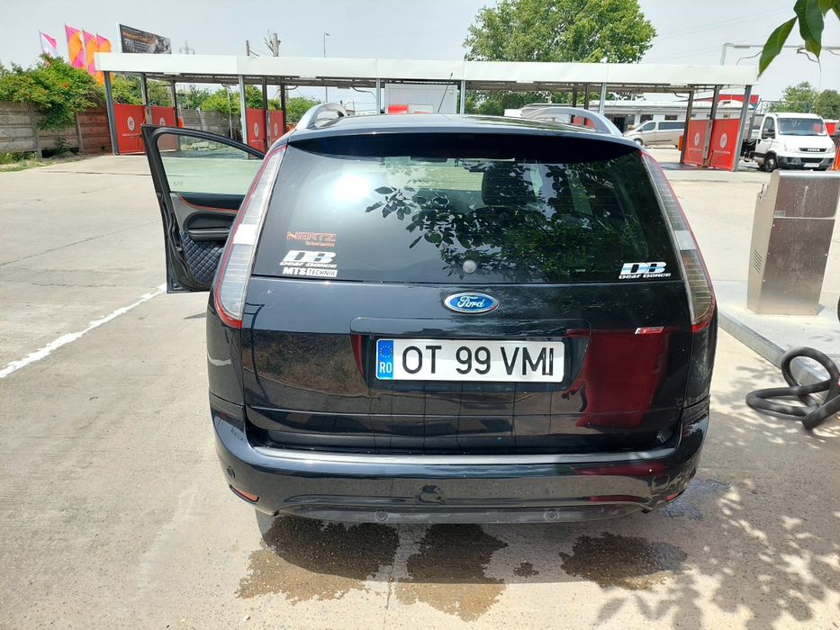 Vând Ford focus 2