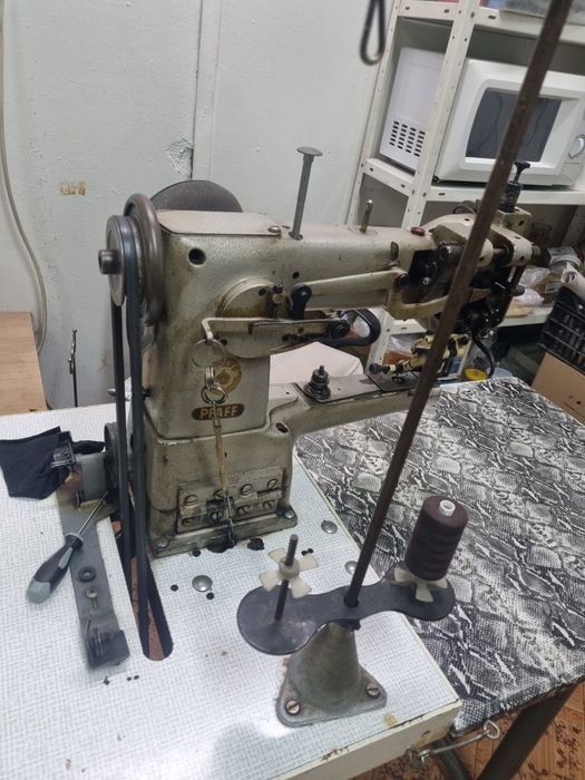 Шивашки цех за по-тежки материали
Описание:
Продава се напълно