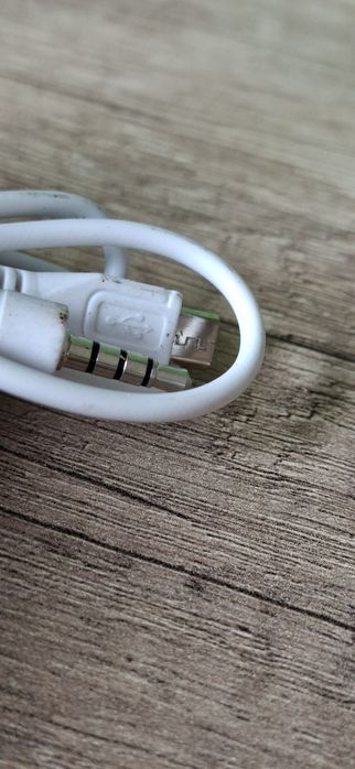 Шнур, с выходом USB