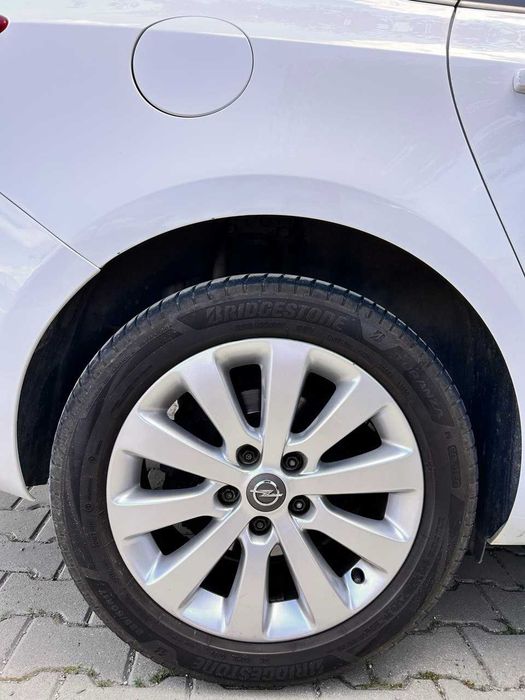 Opel Astra 1.6 CDTI Гаранция + сервизна книжка