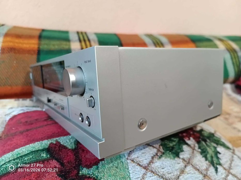Продавам касетен дек TECHNICS RS-B105
