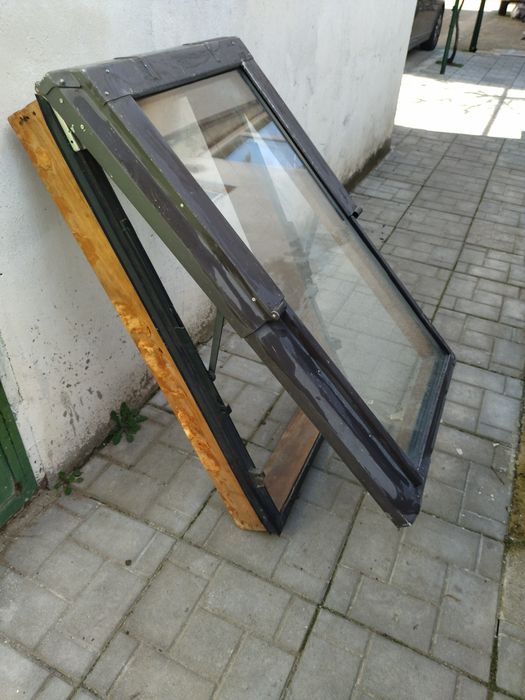 Покривен прозорец